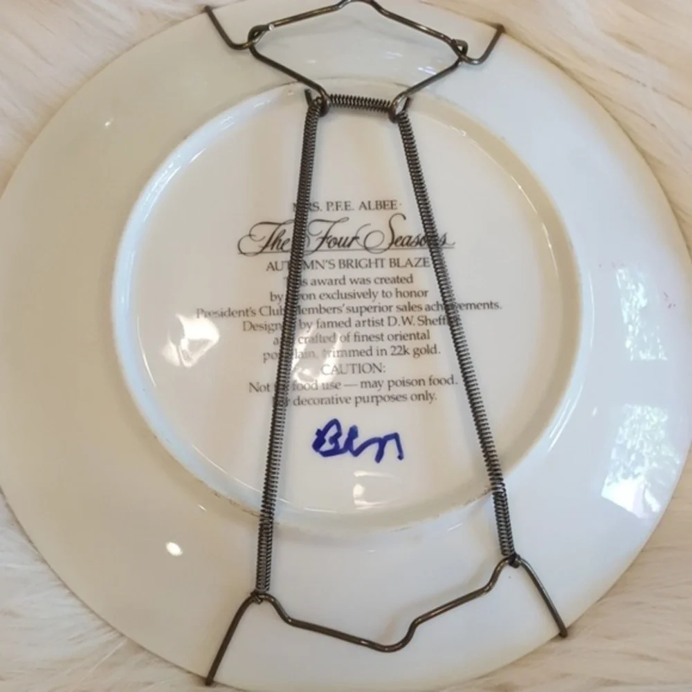 THE FOUR‎ SEASONS AUTUMNS BRIGHT BLAZE PLATE